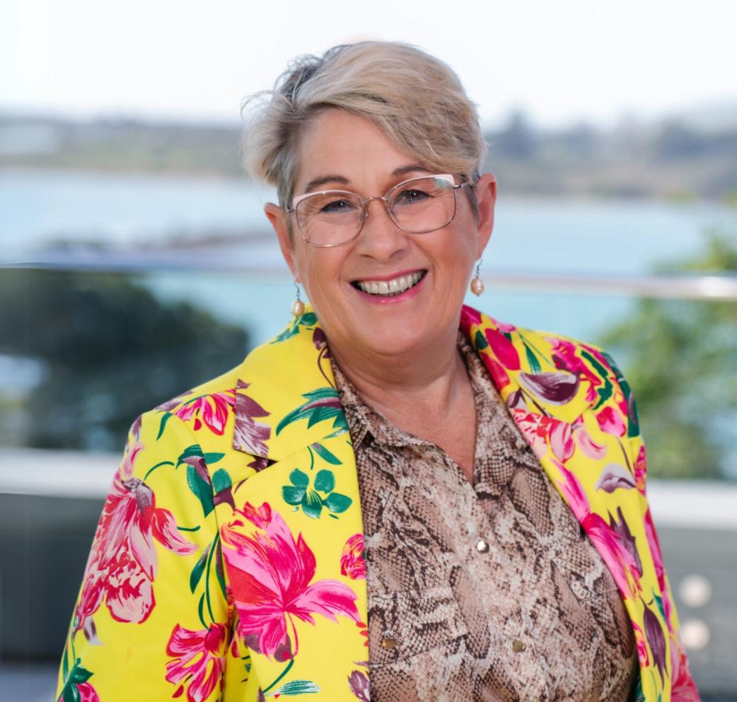 Maxine Dines - Trusr Account Assistant